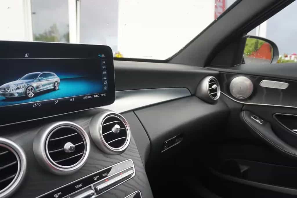 Mercedes-Benz C 300 C300 d T AMG Line LED Navi Sitzheizung PDC AHK 01/2020-photo-27
