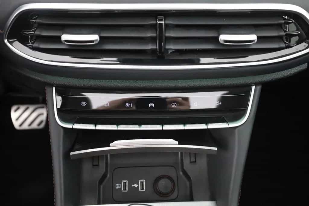 MG HS 1.5 T-GDI Luxury Aut. LED ACC Navi 360° Pano 12/2023-photo-11
