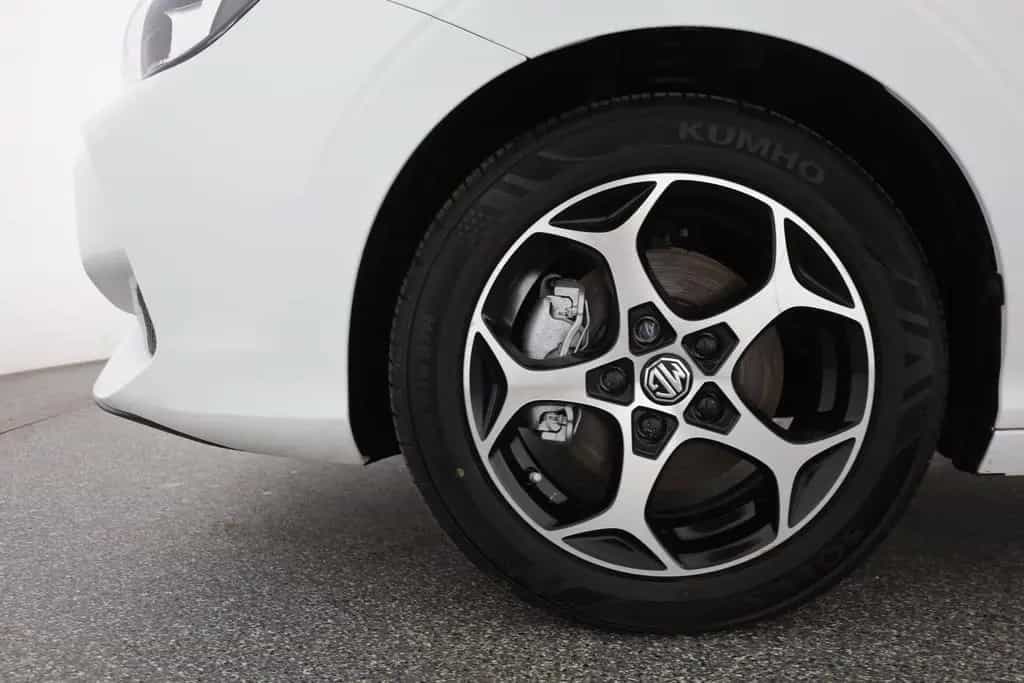 MG MG3 1.5 Comfort LED Navi Kamera 04/2025-photo-29