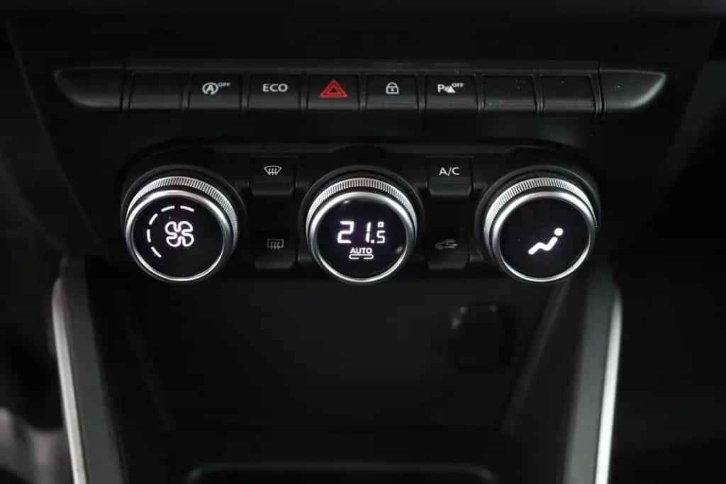 Dacia Duster II 1.2 Prestige Kamera Navi Sitzheizung 08/2018-photo-11