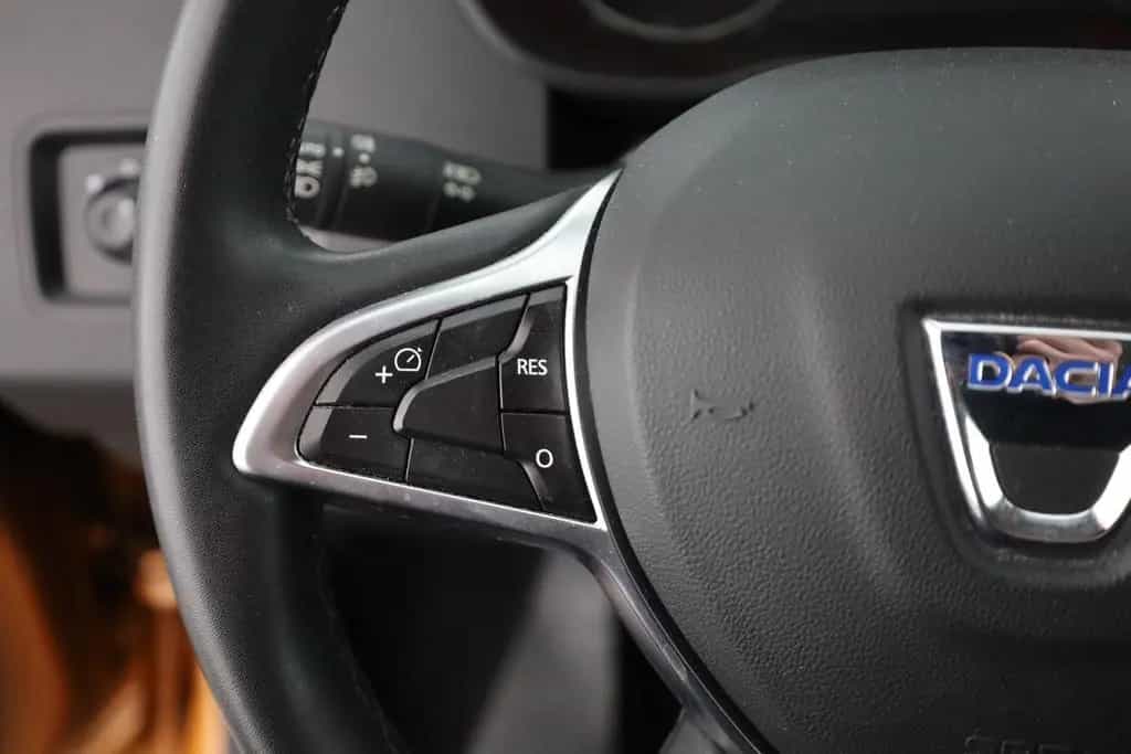 Dacia Duster II 1.2 Prestige Kamera Navi Sitzheizung 08/2018-photo-14