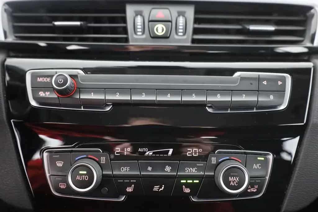BMW X1 18d sDrive LED Navi Sitzheizung Tempomat PDC 11/2021-photo-11