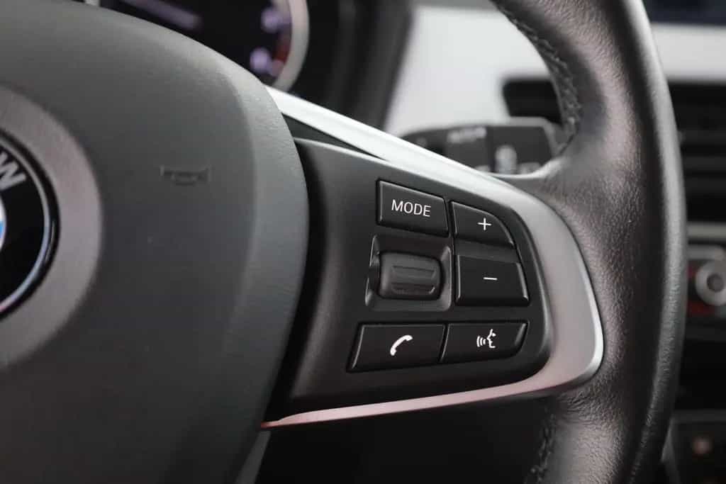 BMW X1 18d sDrive LED Navi Sitzheizung Tempomat PDC 11/2021-photo-17