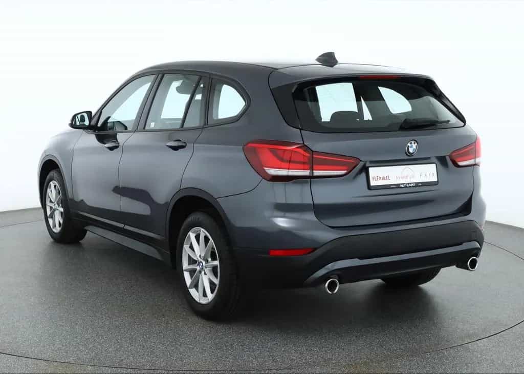 BMW X1 18d sDrive LED Navi Sitzheizung Tempomat PDC 11/2021-photo-2