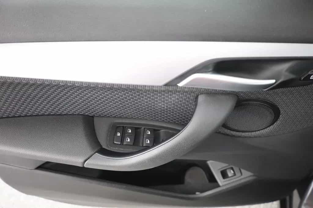 BMW X1 18d sDrive LED Navi Sitzheizung Tempomat PDC 11/2021-photo-22