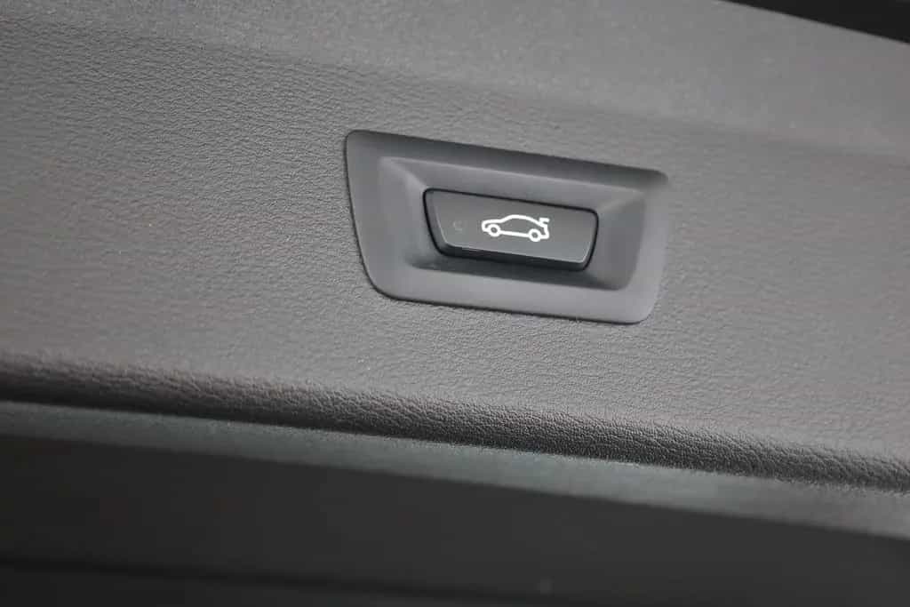 BMW X1 18d sDrive LED Navi Sitzheizung Tempomat PDC 11/2021-photo-28