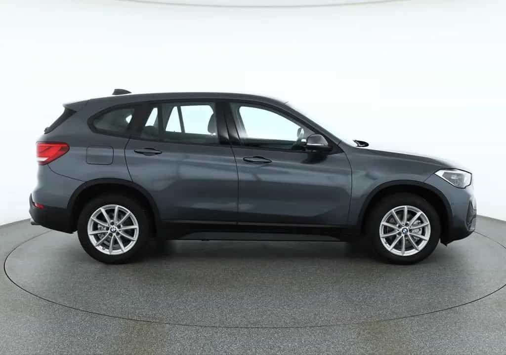 BMW X1 18d sDrive LED Navi Sitzheizung Tempomat PDC 11/2021-photo-5