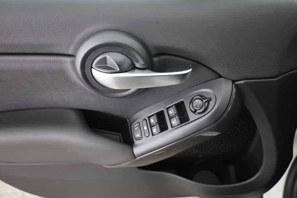 Fiat 500X 1.4T Aut. LED Kamera Tempomat App-Connect 03/2026-photo-19