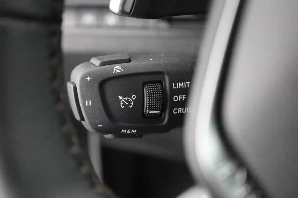 Peugeot 5008 GT 1.2 PureTech 130 Aut. LED ACC 7-Sitzer 07/2024-photo-17