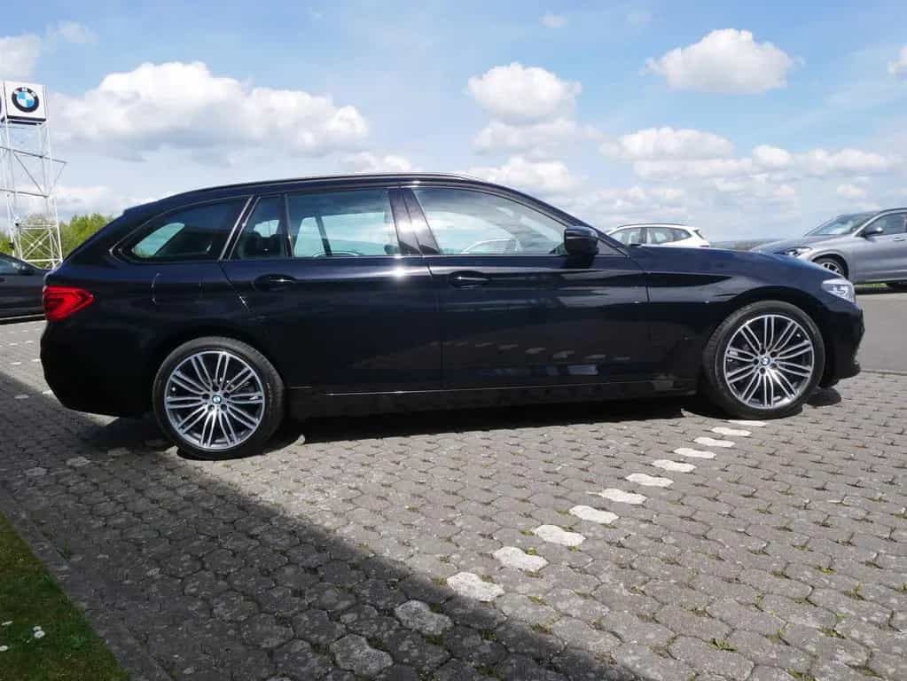 BMW 5 Series 520d Touring Navi Bus. PDC RFK 06/2019-photo-3