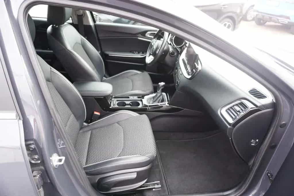 Kia XCeed 1.6 CRDi Spirit LED Navi Totwinkel Kamera 09/2019-photo-6