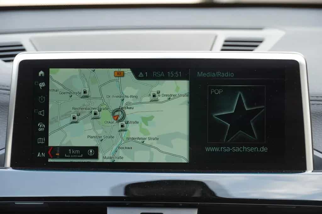 BMW X2 sDrive 18i LED Navi Head-Up PDC Sitzheizung 01/2019-photo-12