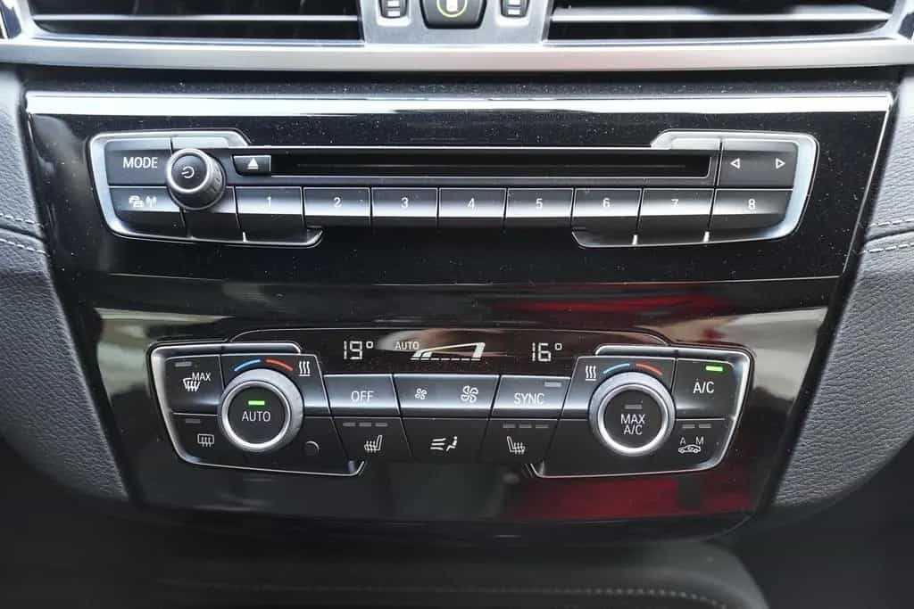 BMW X2 sDrive 18i LED Navi Head-Up PDC Sitzheizung 01/2019-photo-13