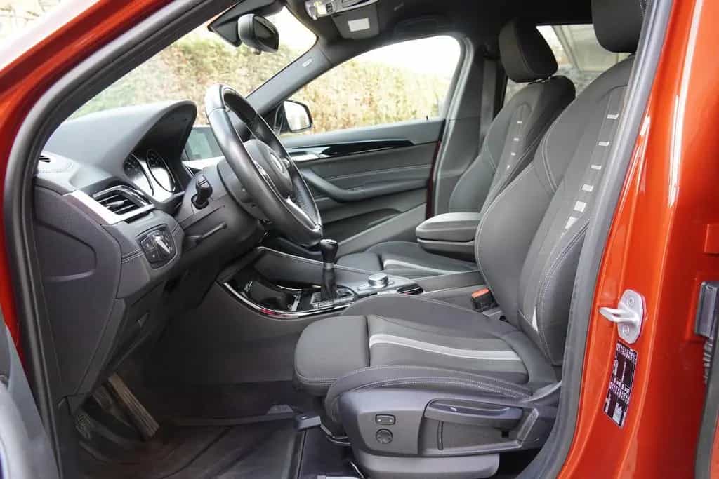 BMW X2 sDrive 18i LED Navi Head-Up PDC Sitzheizung 01/2019-photo-23