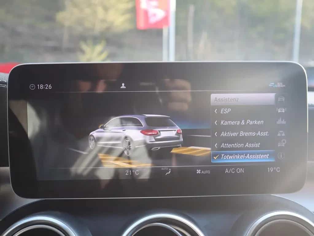 Mercedes-Benz C-Class T-Modell AMG Line LED Navi Panorama AHK 07/2018-photo-17