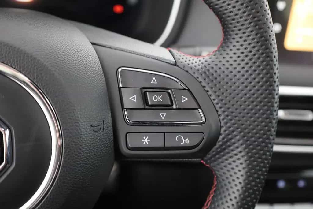 MG HS 1.5 T-GDI Luxury Aut. LED ACC Navi 360° Pano 12/2023-photo-15