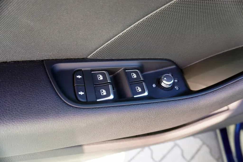 Audi A3 Sportback 1.4 TFSI sport LED Navi Sitzheizung 11/2016-photo-25