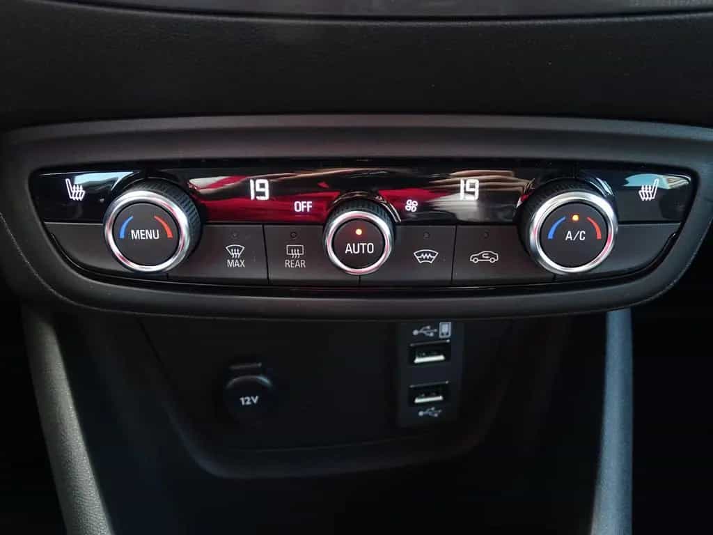 Opel Crossland 1.2 Elegance LED Navi Kamera Teilleder 09/2024-photo-12
