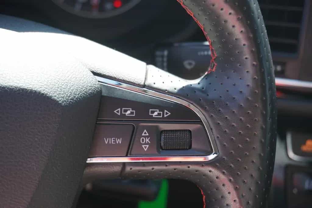 Seat Leon ST 1.4 TSI FR LED Navi Kamera AHK Tempomat 07/2018-photo-17