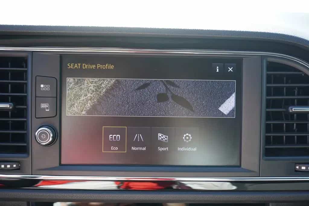 Seat Leon ST 1.4 TSI FR LED Navi Kamera AHK Tempomat 07/2018-photo-26