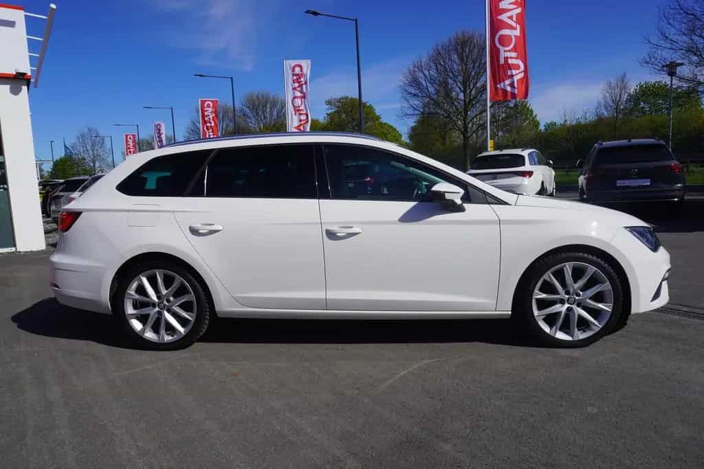 Seat Leon ST 1.4 TSI FR LED Navi Kamera AHK Tempomat 07/2018-photo-3