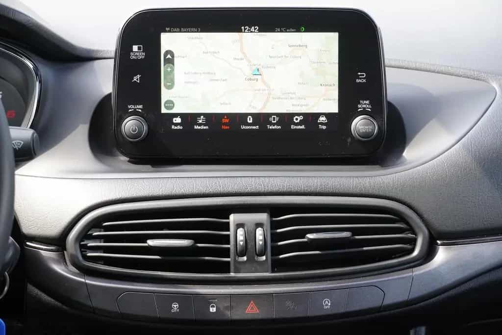 Fiat Tipo Kombi 1.4 Xenon Navi Tempomat Sitzheizung 09/2020-photo-12