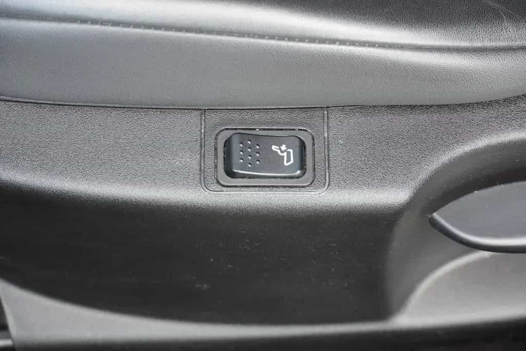 Fiat Tipo Kombi 1.4 Xenon Navi Tempomat Sitzheizung 09/2020-photo-31