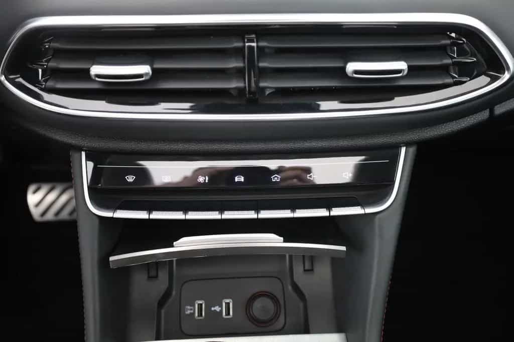 MG HS 1.5 T-GDI Luxury Aut. LED ACC Navi 360° Pano 12/2023-photo-11