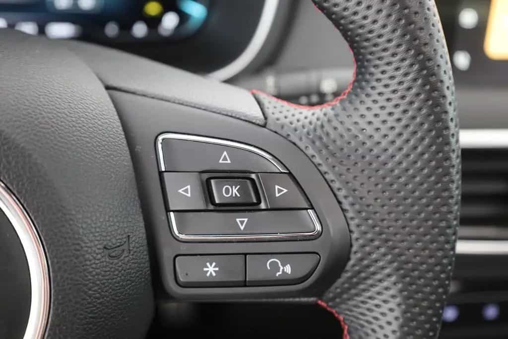 MG HS 1.5 T-GDI Luxury Aut. LED ACC Navi 360° Pano 12/2023-photo-16