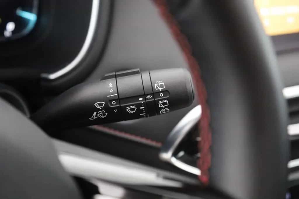 MG HS 1.5 T-GDI Luxury Aut. LED ACC Navi 360° Pano 12/2023-photo-18