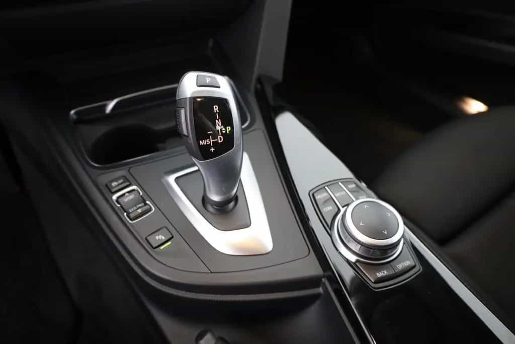 BMW 3 Series 320i Touring Sport Line LED Navi Sitzheizung PDC 03/2019-photo-12