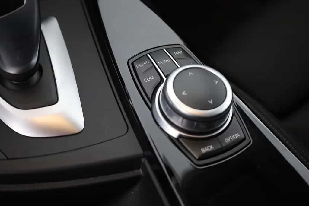 BMW 3 Series 320i Touring Sport Line LED Navi Sitzheizung PDC 03/2019-photo-13
