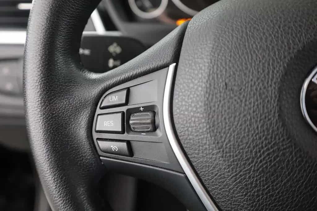 BMW 3 Series 320i Touring Sport Line LED Navi Sitzheizung PDC 03/2019-photo-15