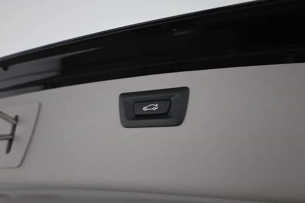 BMW 3 Series 320i Touring Sport Line LED Navi Sitzheizung PDC 03/2019-photo-28