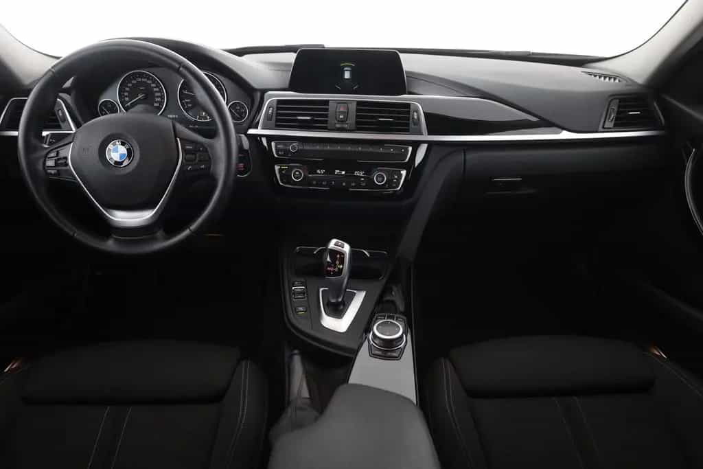 BMW 3 Series 320i Touring Sport Line LED Navi Sitzheizung PDC 03/2019-photo-8