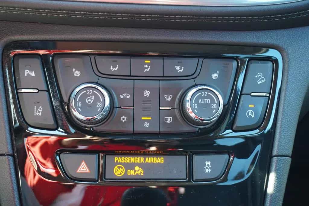 Opel Mokka X 1.4 DI Ultimate 4x4 LED Leder Navi Bose 06/2018-photo-26