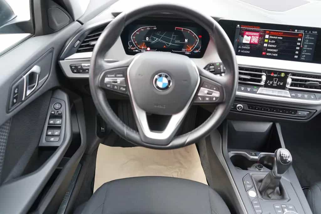 BMW 118 i Advantage PDC Sitzheizung Bluetooth Navi 05/2022-photo-19