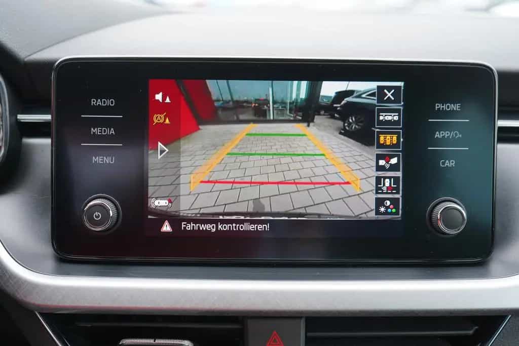 Skoda Kamiq 1.0 Tour LED Kamera Sitzheizung SmartLink 04/2024-photo-11