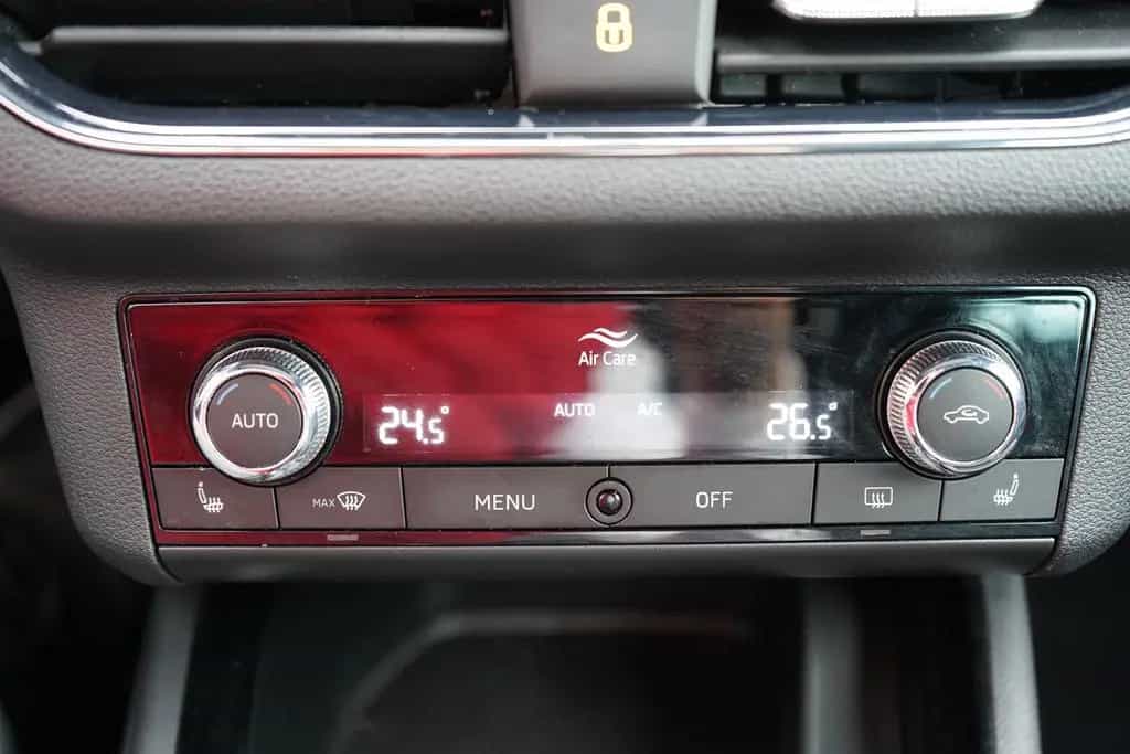 Skoda Kamiq 1.0 Tour LED Kamera Sitzheizung SmartLink 04/2024-photo-15