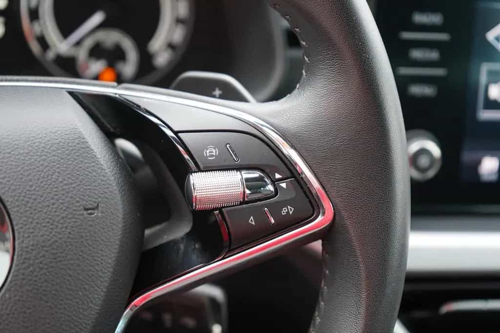 Skoda Kamiq 1.0 Tour LED Kamera Sitzheizung SmartLink 04/2024-photo-21