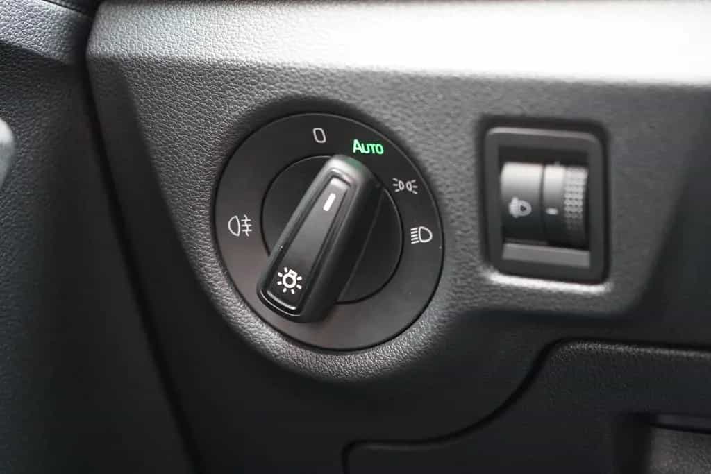 Skoda Kamiq 1.0 Tour LED Kamera Sitzheizung SmartLink 04/2024-photo-25