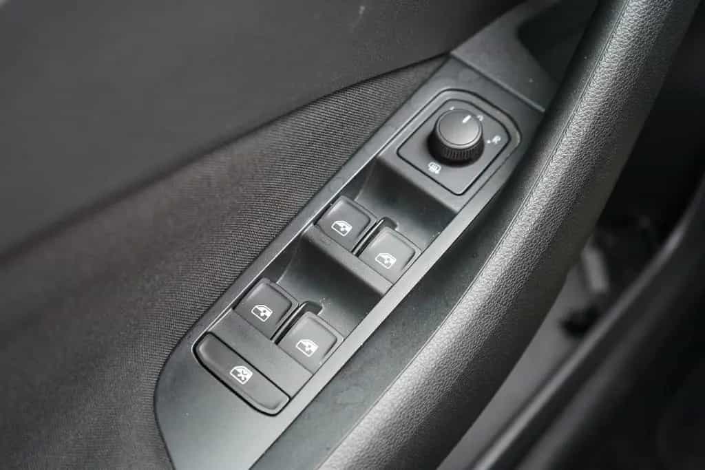 Skoda Kamiq 1.0 Tour LED Kamera Sitzheizung SmartLink 04/2024-photo-26
