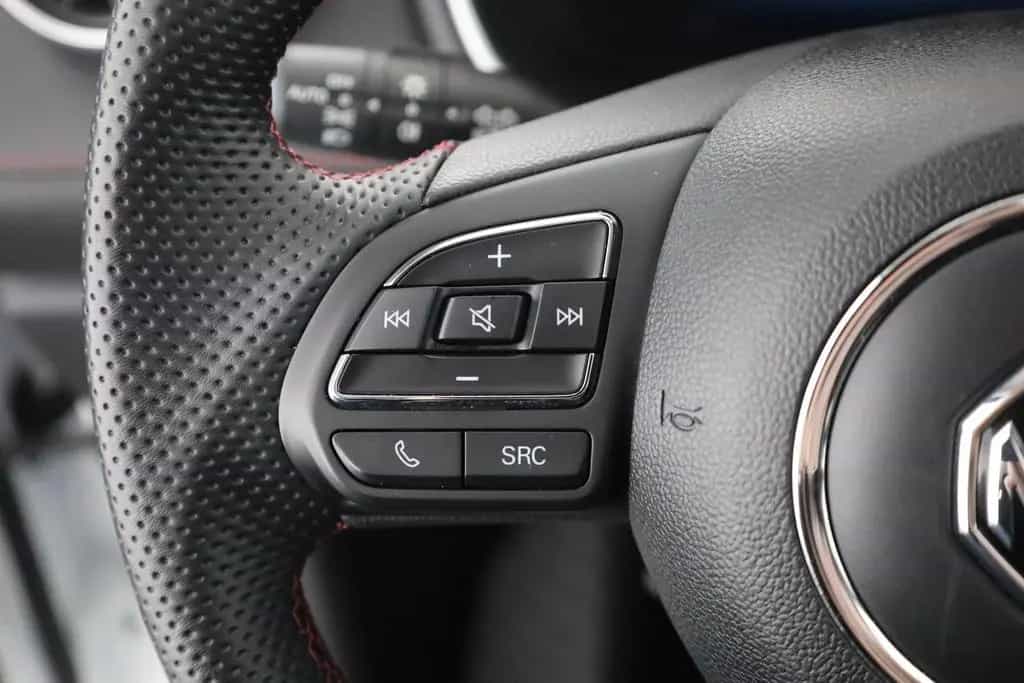 MG HS 1.5 T-GDI Luxury Aut. LED ACC Navi 360° Pano 03/2024-photo-14