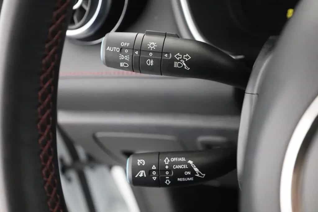 MG HS 1.5 T-GDI Luxury Aut. LED ACC Navi 360° Pano 03/2024-photo-16