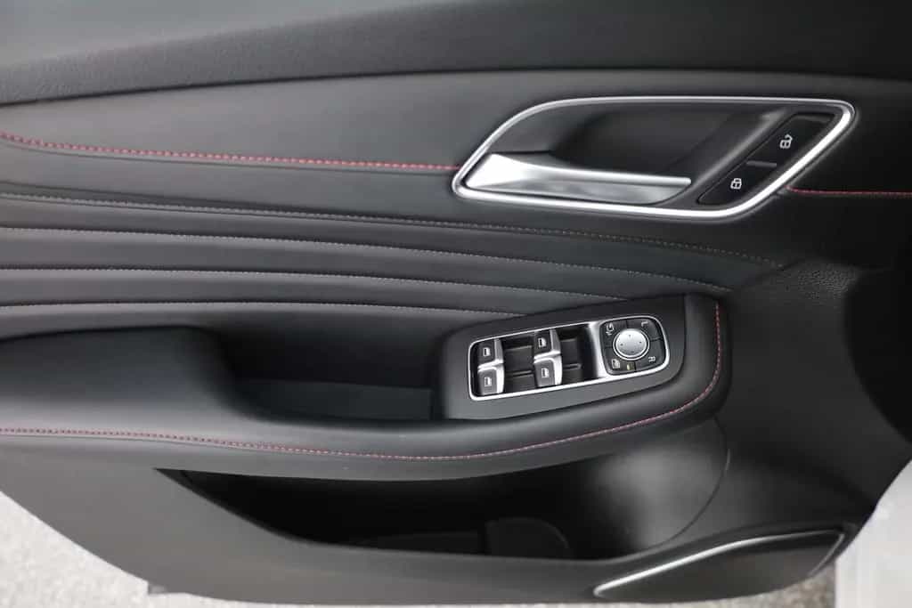 MG HS 1.5 T-GDI Luxury Aut. LED ACC Navi 360° Pano 03/2024-photo-18