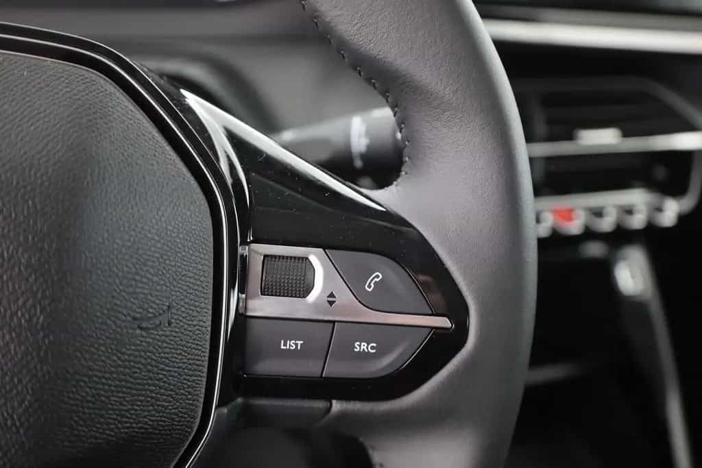 Peugeot 208 PureTech 100 LED Sitzheizung Tempomat 12/2025-photo-15