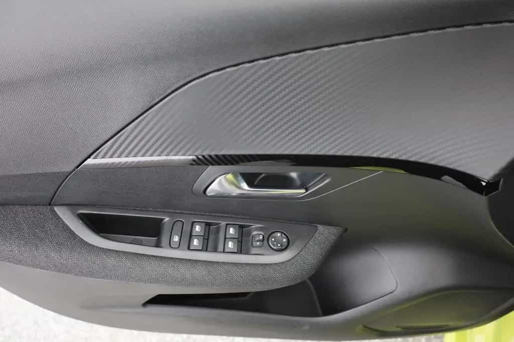 Peugeot 208 PureTech 100 LED Sitzheizung Tempomat 12/2025-photo-19