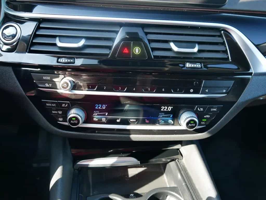 BMW 5 Series 520i Head-Up Virtual Cockpit el. Heckklappe Navi 03/2022-photo-19