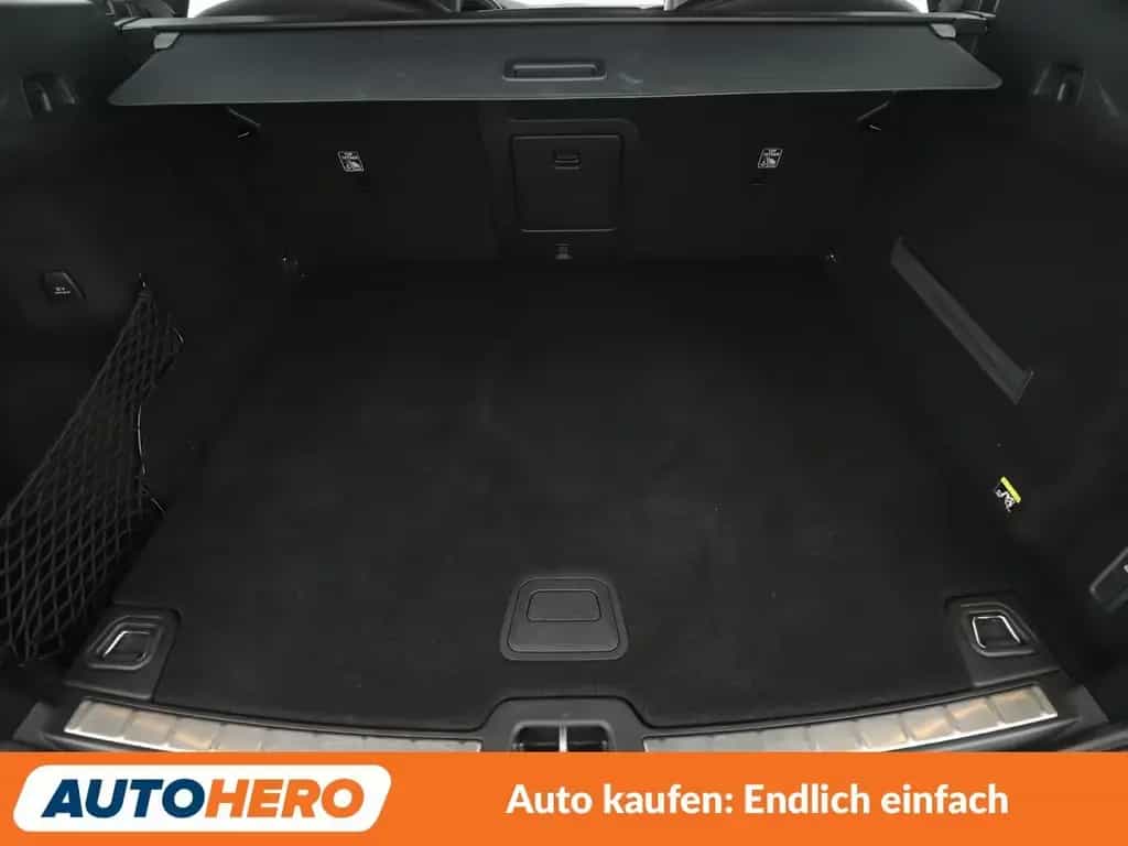 Volvo XC60 2.0 D4 R Design AWD Aut.*NAVI*LED*TEMPO*PDC 06/2019-photo-17