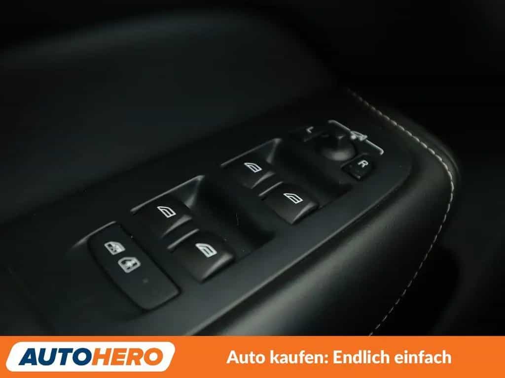 Volvo XC60 2.0 D4 R Design AWD Aut.*NAVI*LED*TEMPO*PDC 06/2019-photo-23